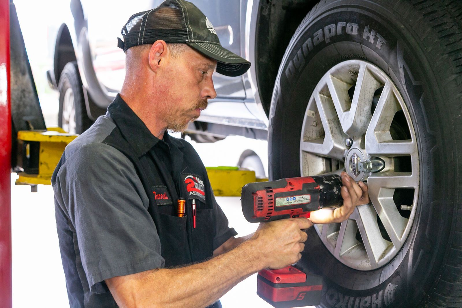 Tire Service And Repair in Houston, TX | 2 Quick Automotive & Tire