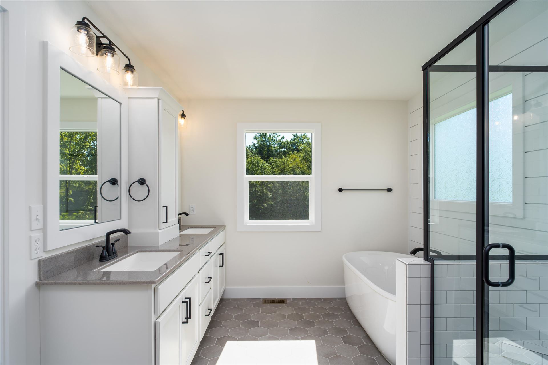 Enjoy a Luxurious Custom Bathroom Remodel From Hansman Custom Homes in Columbia, Missouri.