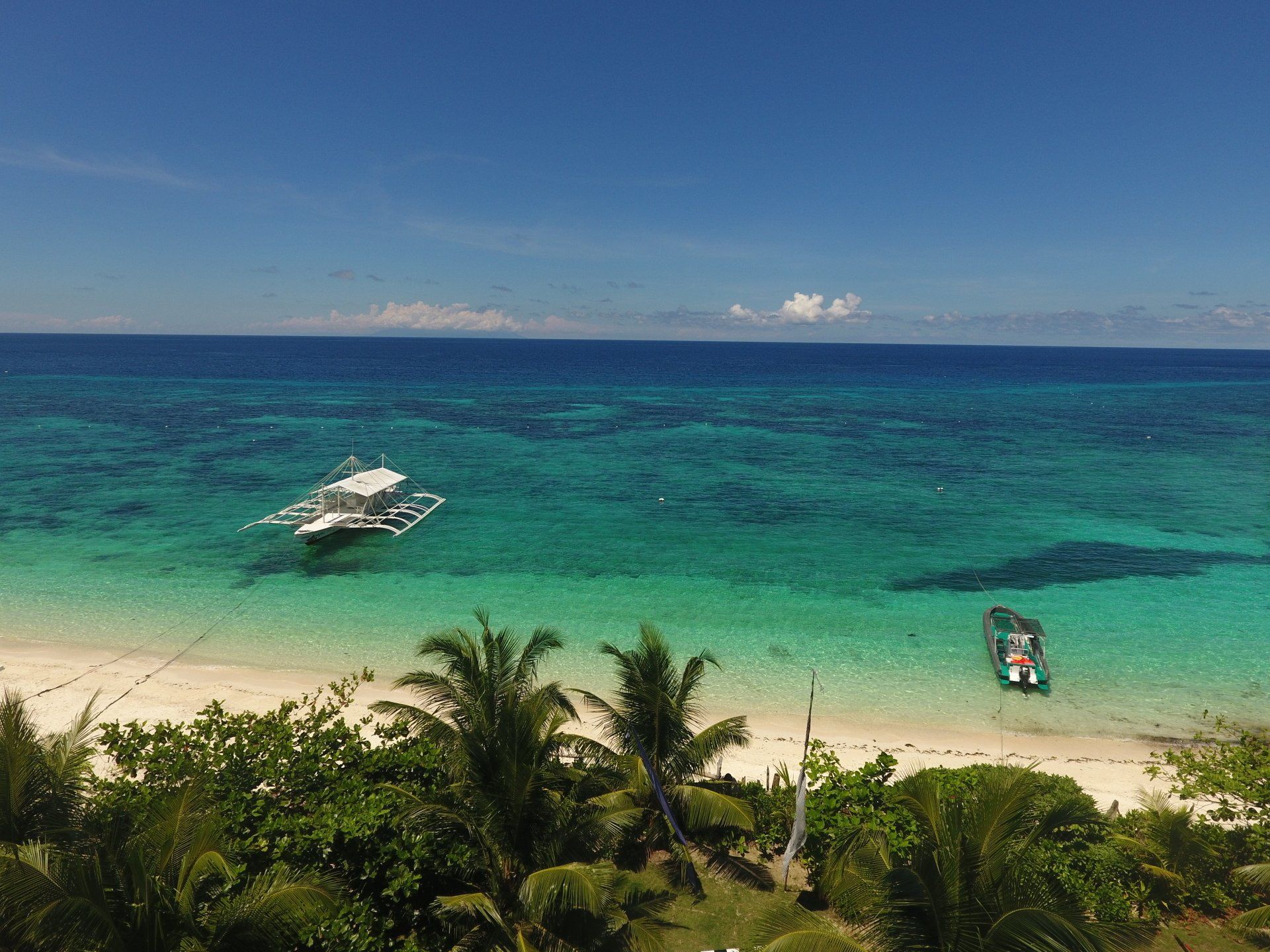 White-sand beach and turquoise waters at Amun Ini in Bohol.