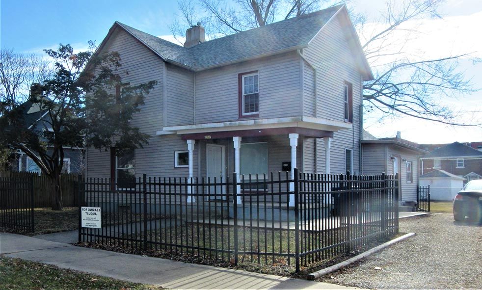 105 W Vine House — Champaign, JL — Renewal Development Inc