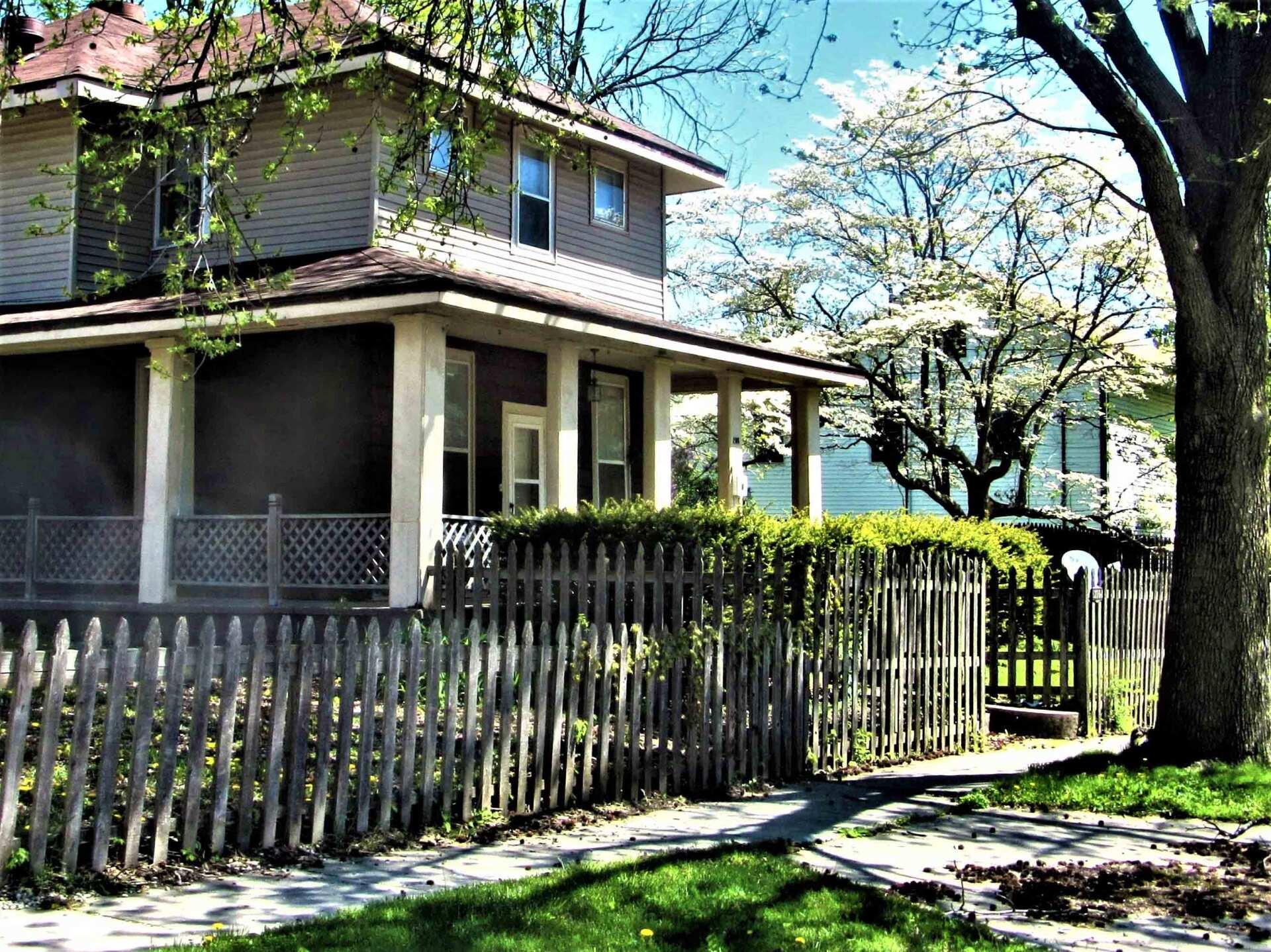 206 W Maple — Champaign, JL — Renewal Development Inc