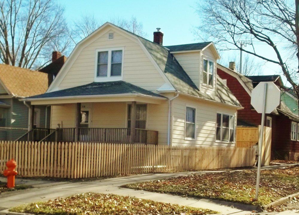 311 ½ W Vine — Champaign, JL — Renewal Development Inc