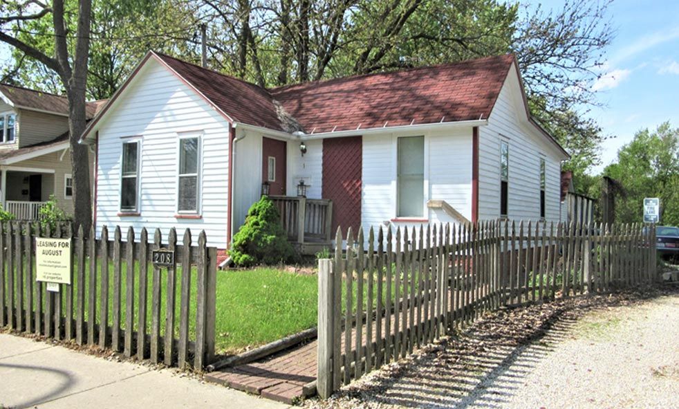 208 W Maple House — Champaign, JL — Renewal Development Inc
