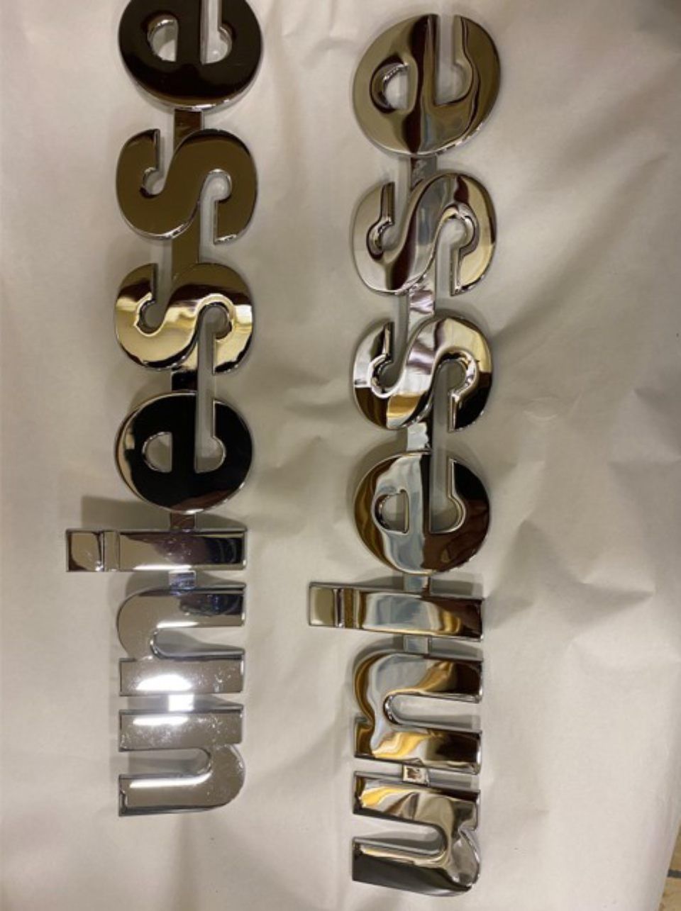 Scritte metalliche cromate