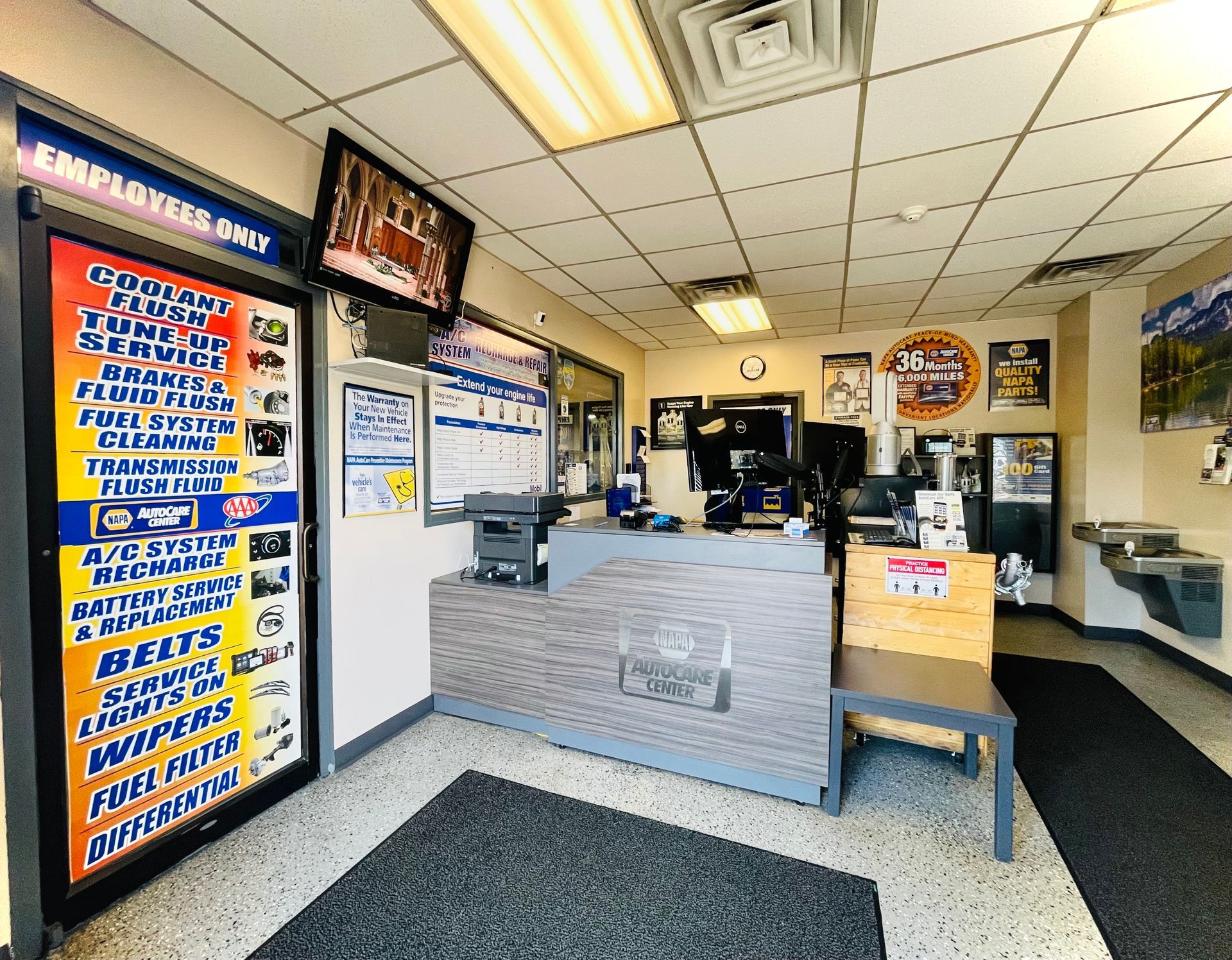 Our Waiting Room in Elgin, IL - Charlie Car Care