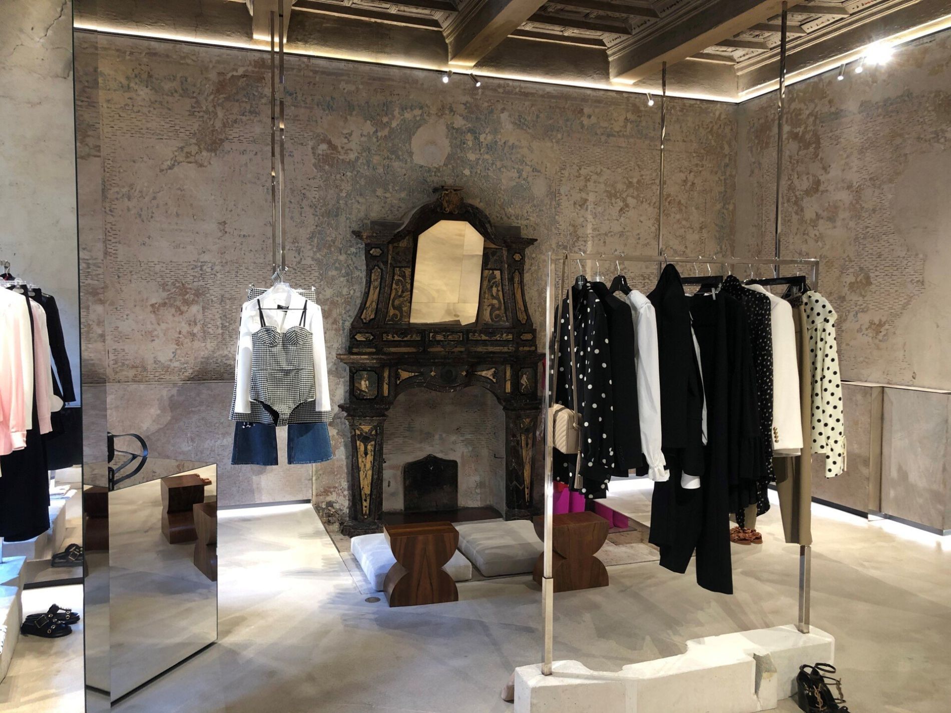 ristrutturazione negozio di abbigliamento