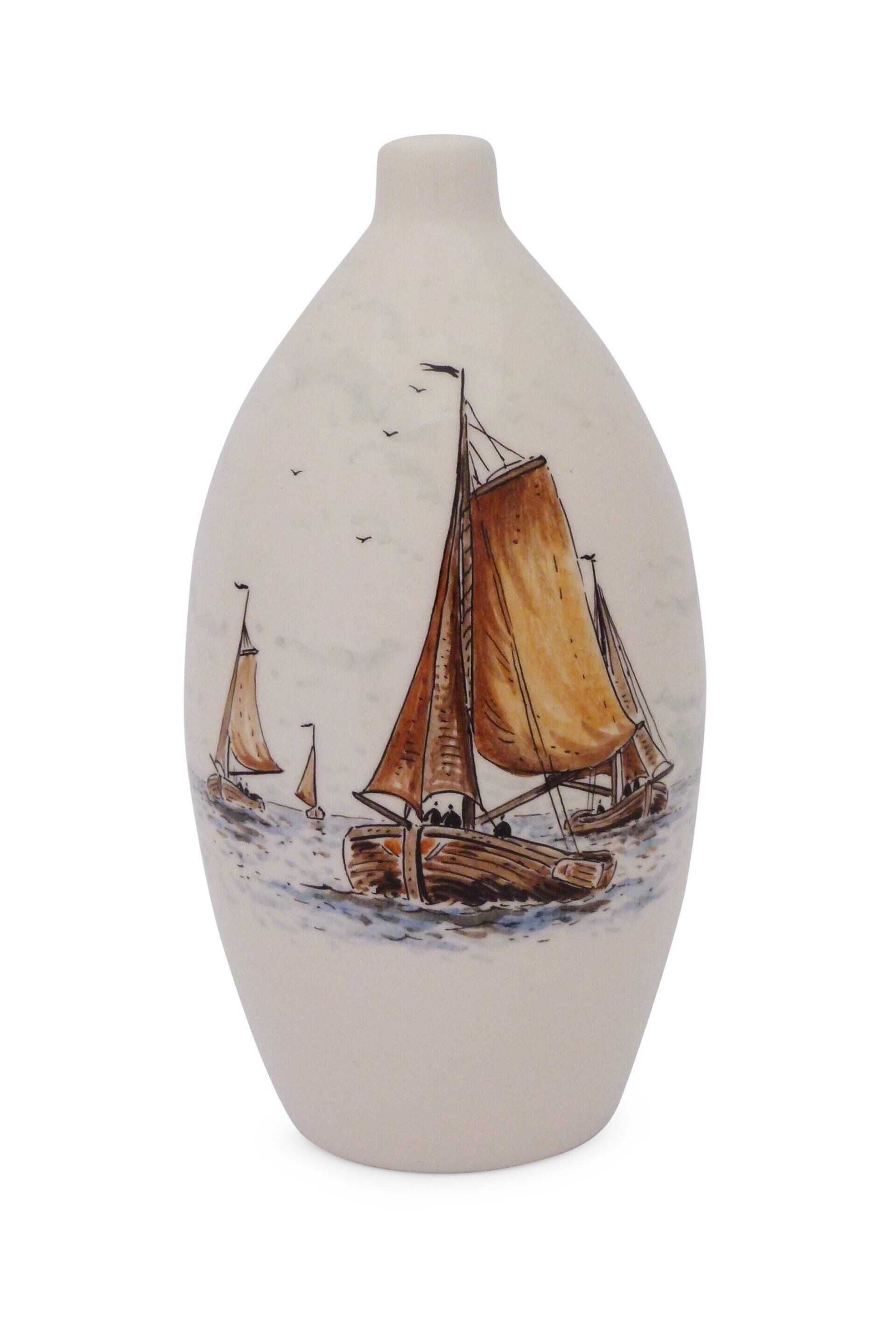 Urn Zeilboot (naar H.W. Mesdag, hand beschilderd)