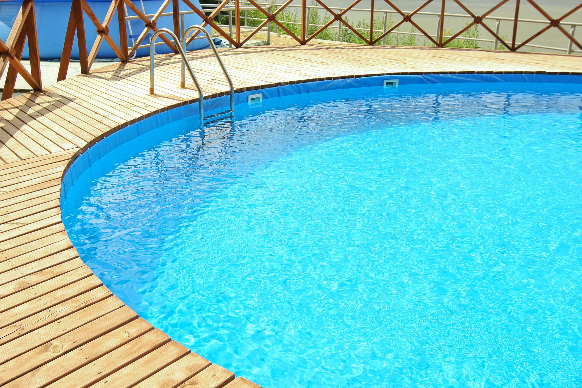 Stunning modern pool design by expert commercial pool contractor for luxury outdoor spaces