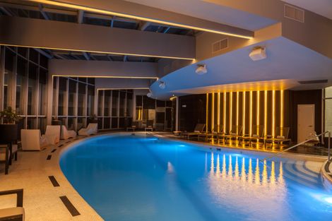 Piscina Cubierta Hotel Las Americas Golden Tower