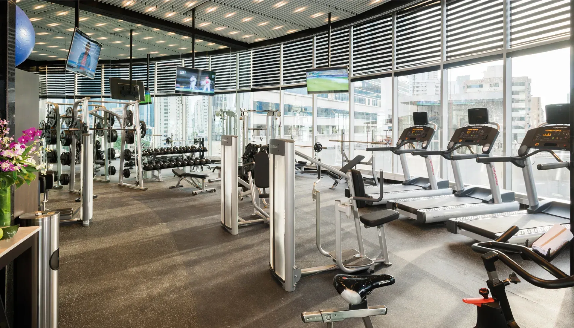 Gym Hotel Golden Tower - Hotel