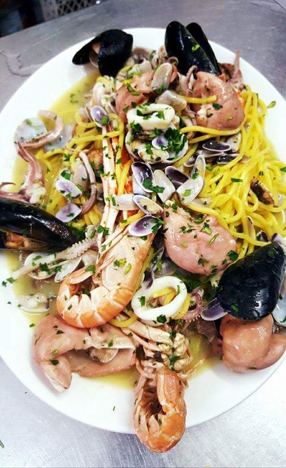 ristorante con specialità di mare