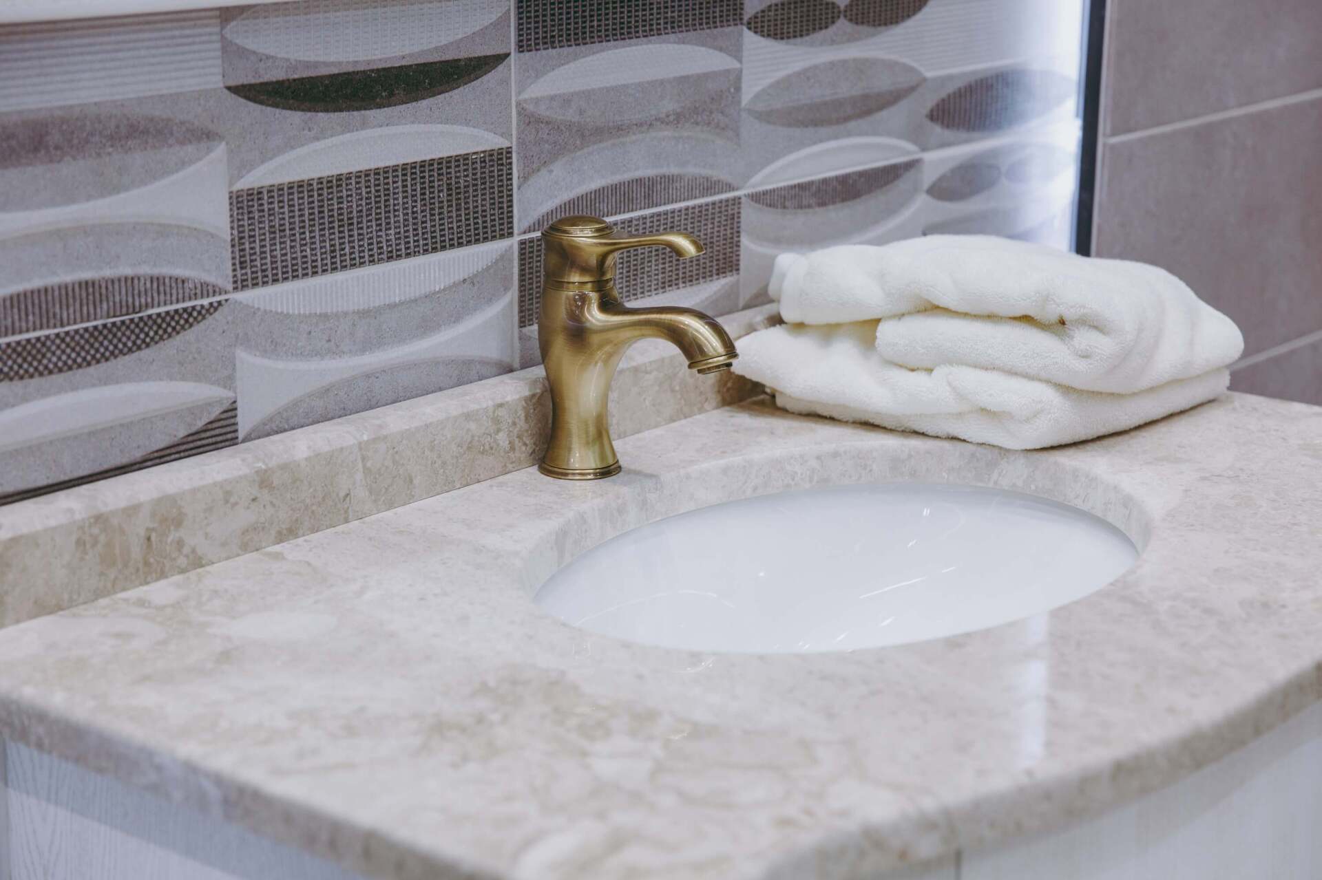 piano bagno in marmo