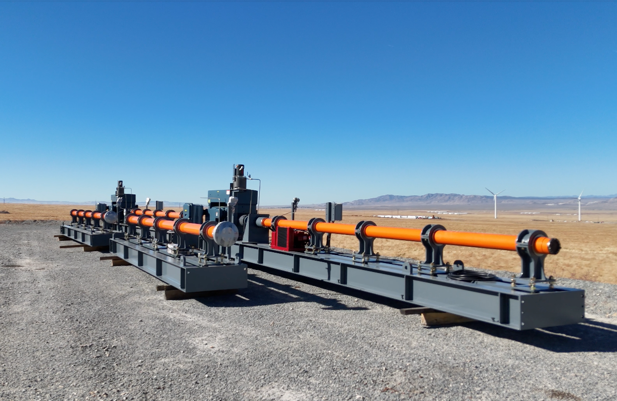A couple of motors are sitting on top of a platform.