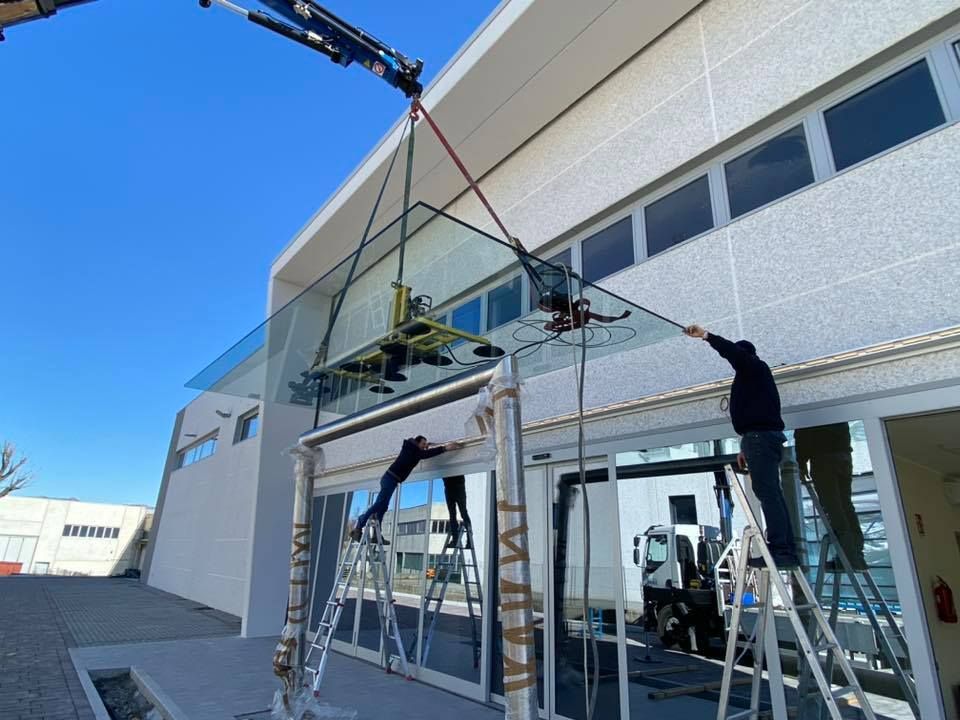 installazione lastre di vetro