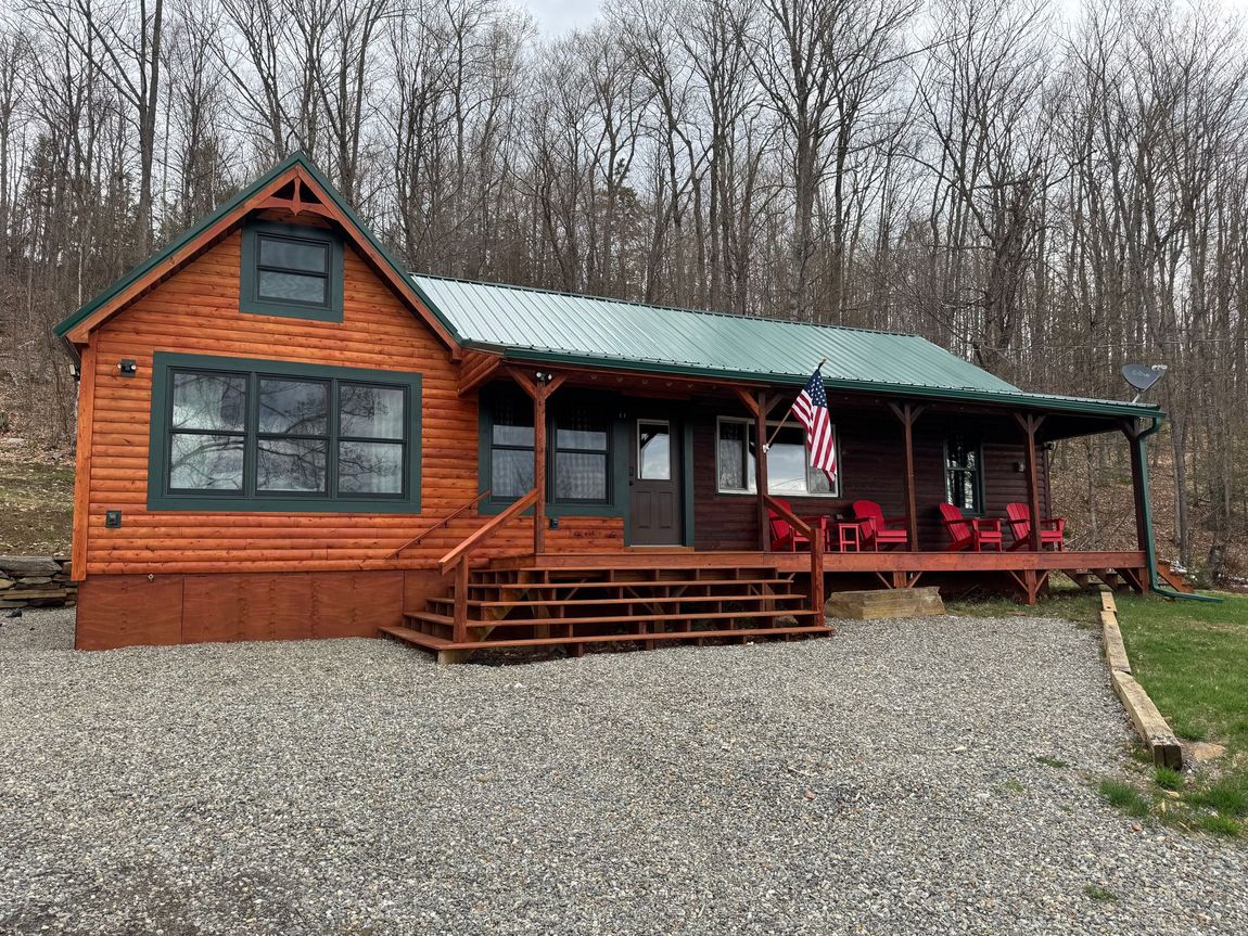 Image of Huck's Hideaway