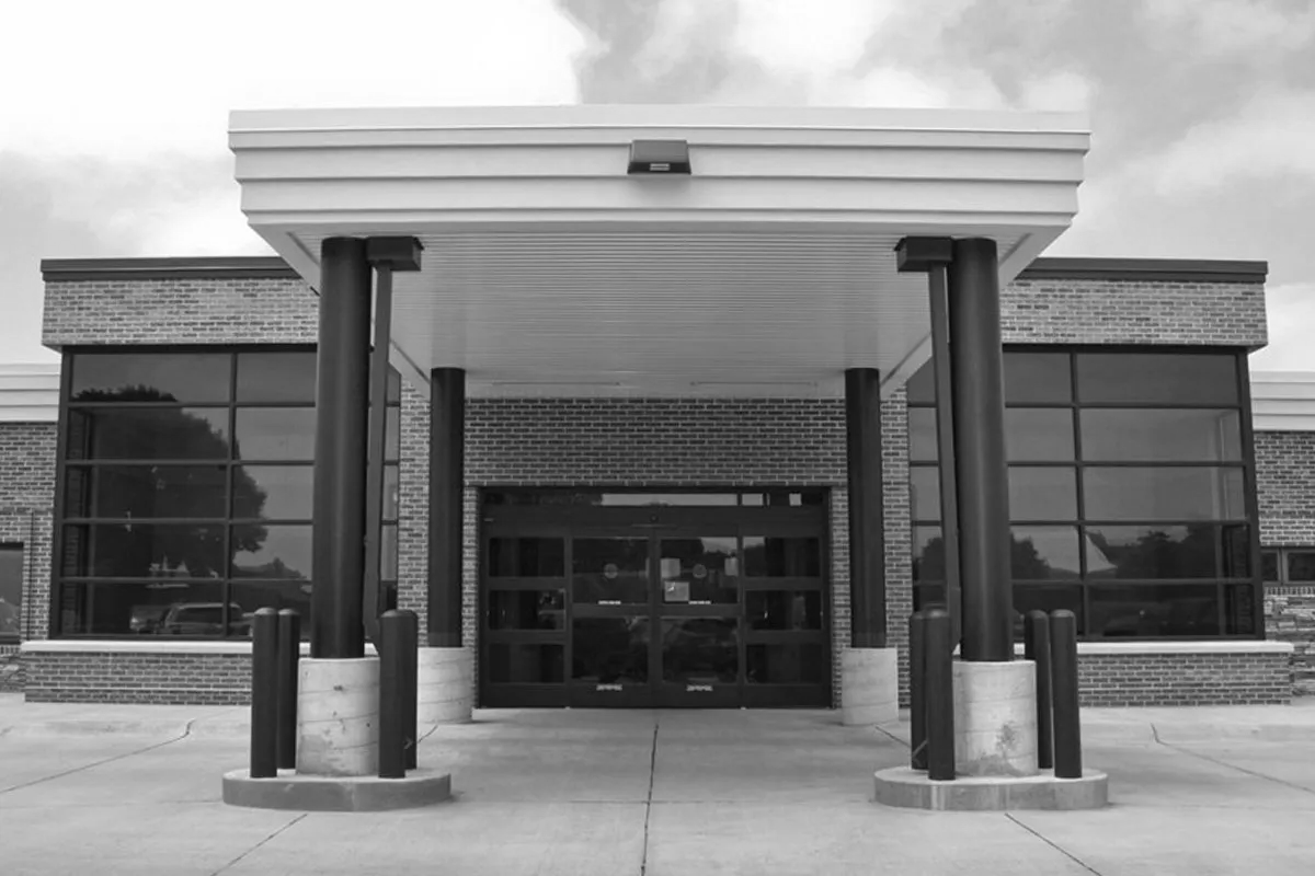Entrance to Grand Island Clinic