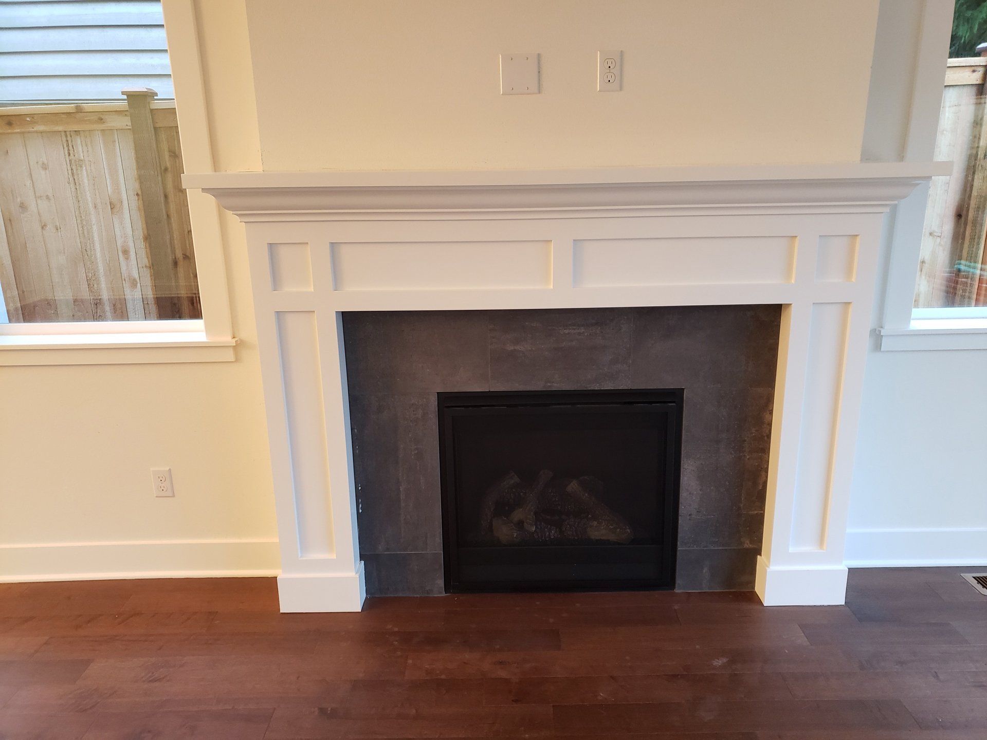 Gamut360 Burn 11347 - Fireplace Surround