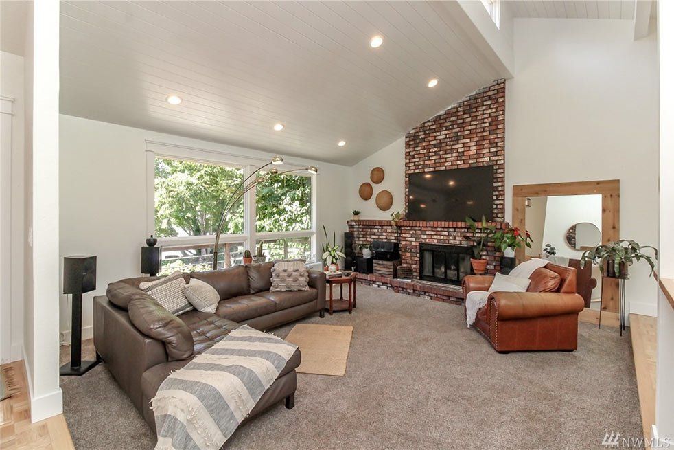 Warthog Residence - Living Room With Fireplace