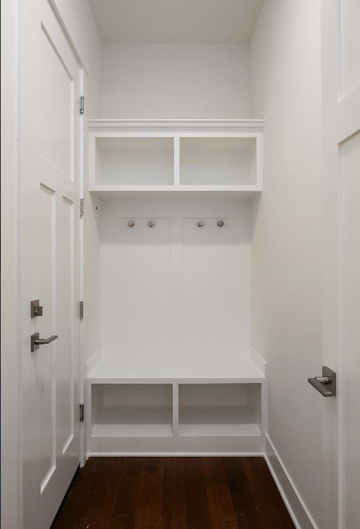 Gamut360 Burn 11347 - Mudroom