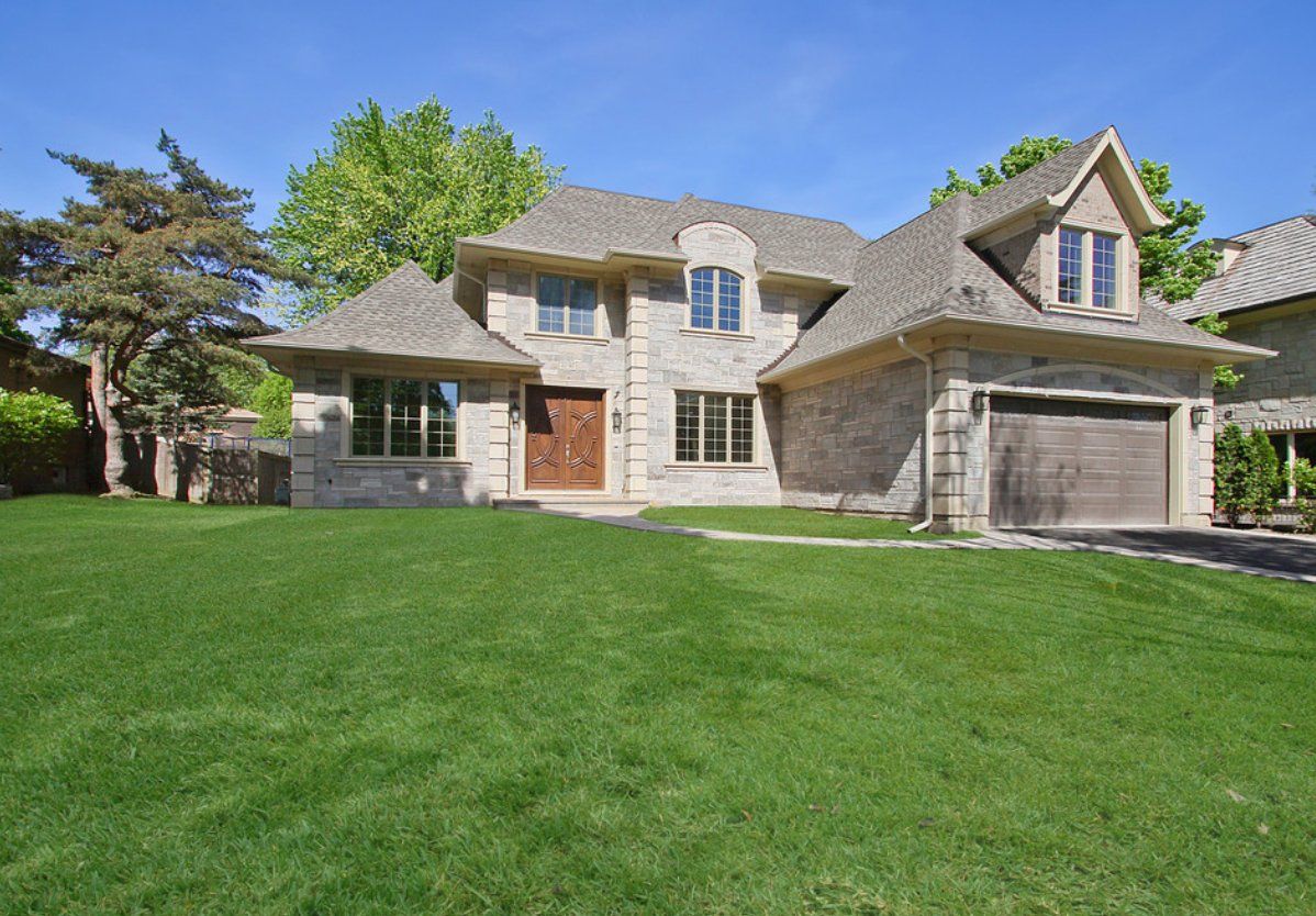 Roosevelt Avenue - House Street View