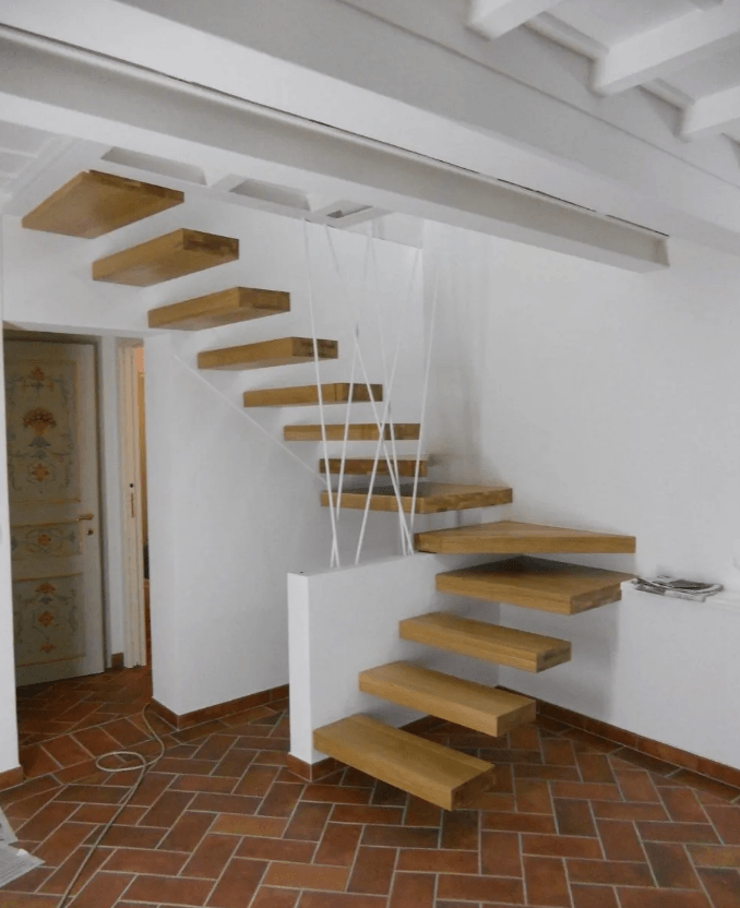 scale interne di legno