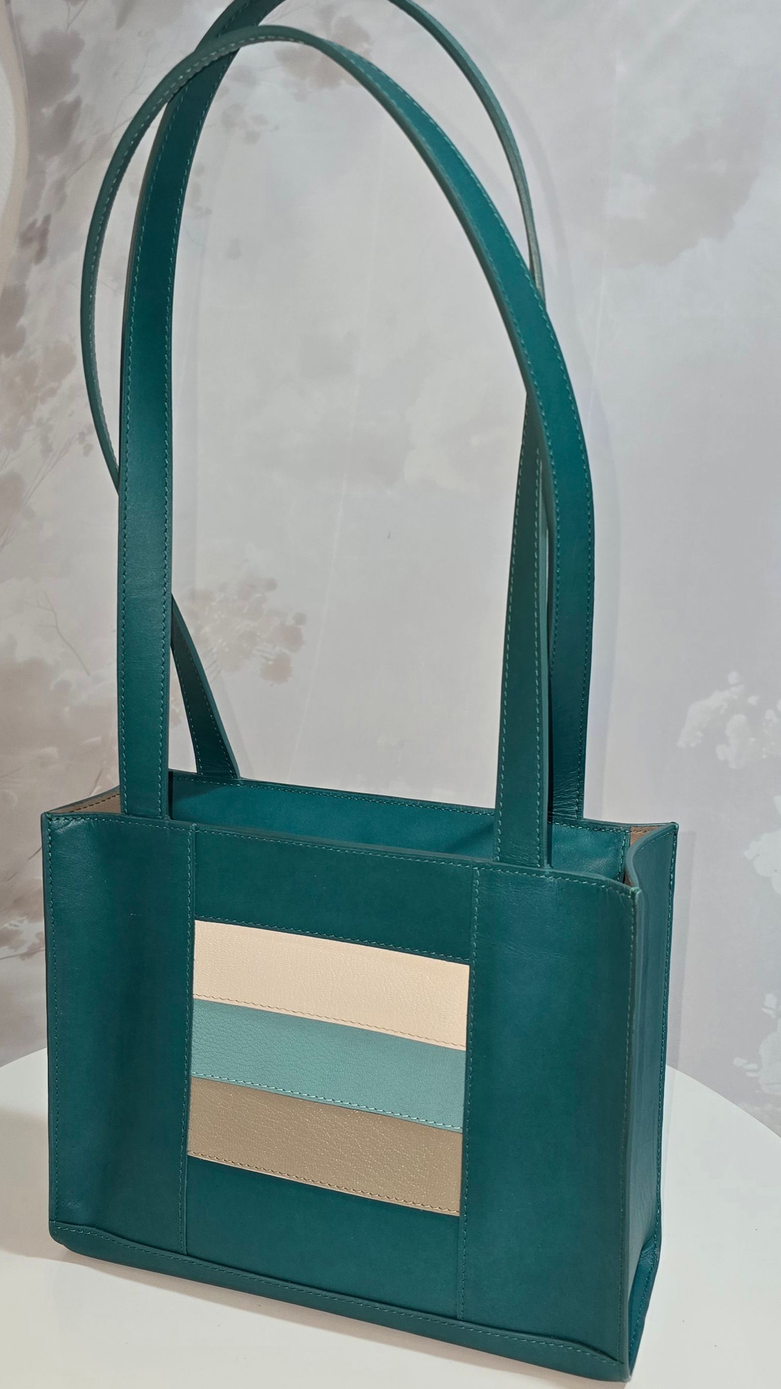 Handgemaakte klassieke lederen damestas met gestreept voorpand