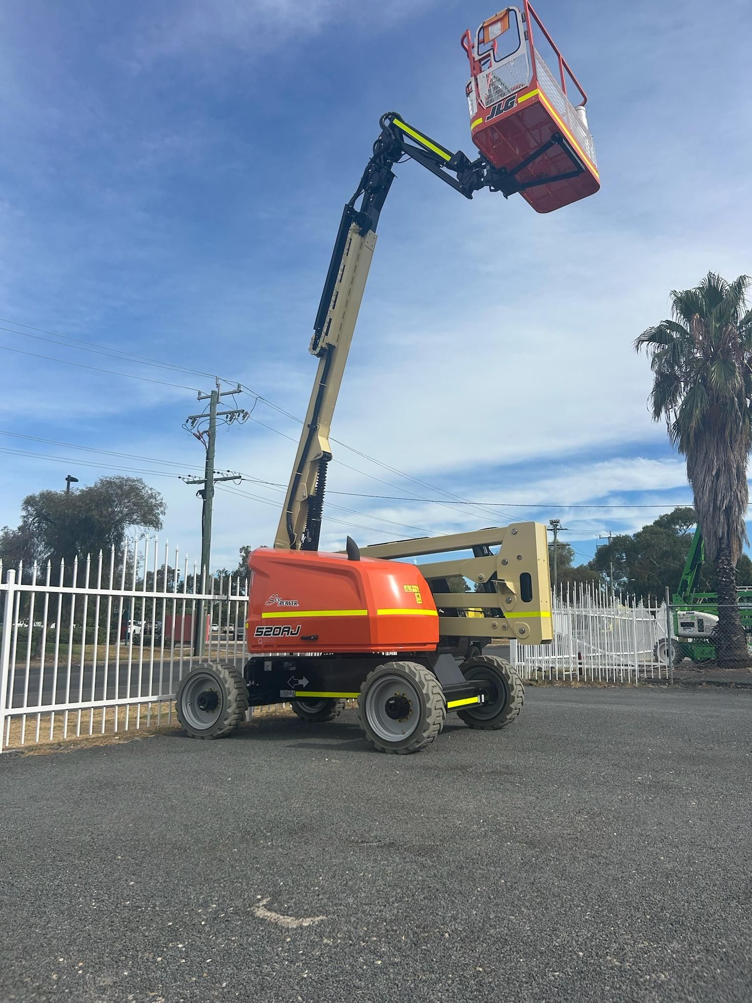 Boom Lift – 520AJ
