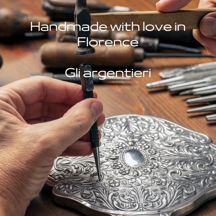 Handmade with love in Florence
Gli argentieri