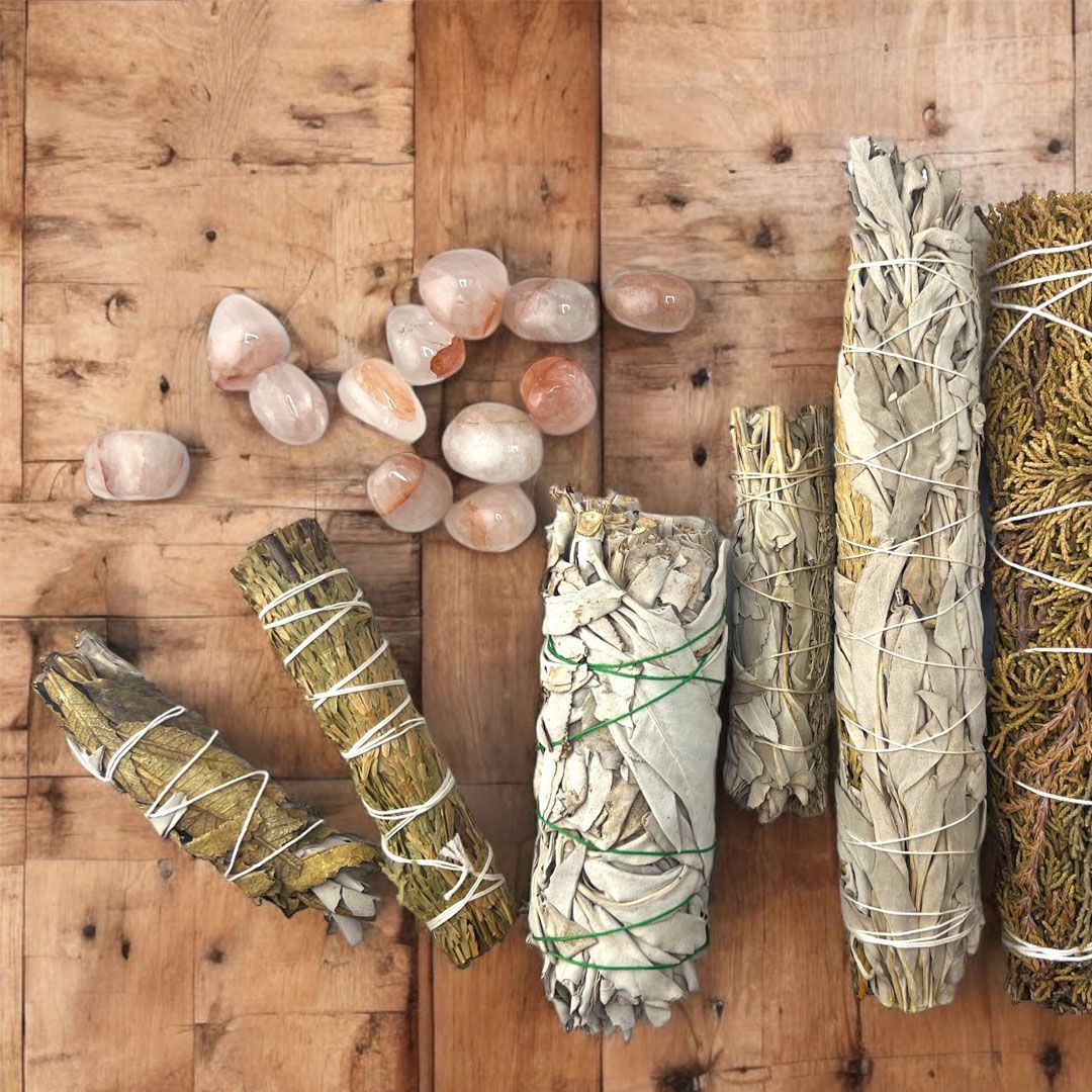 Erbe e legni sacri. Distribuiti da Bio Radhika