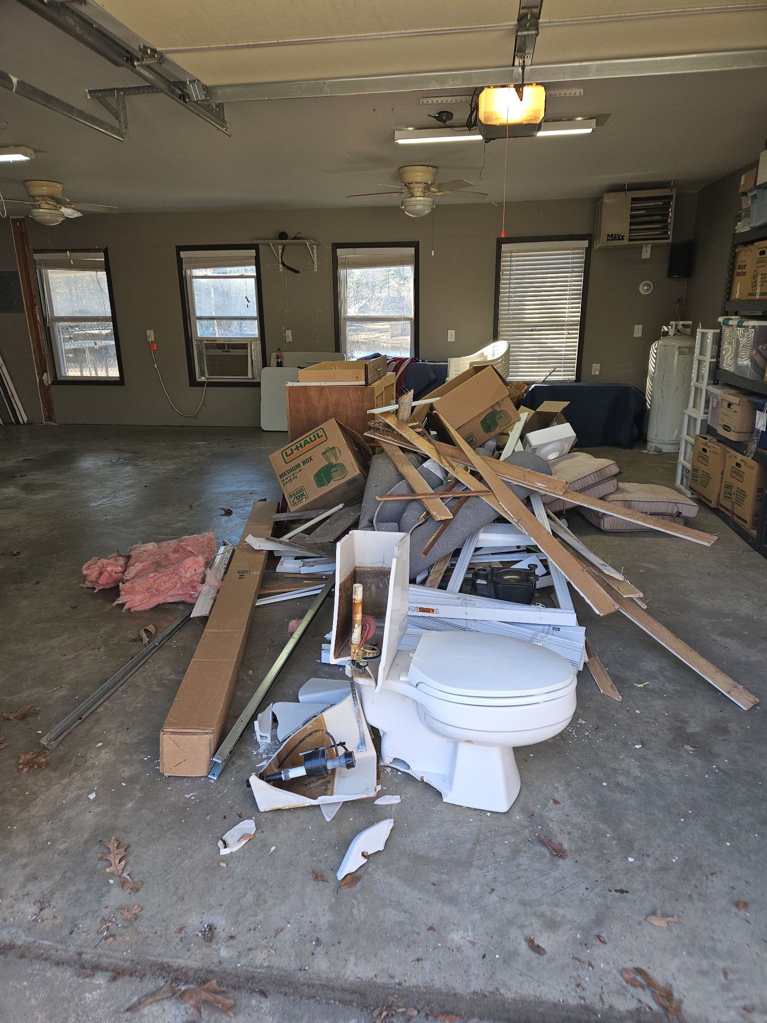 Garage cleanouts in Cabot, AR picture