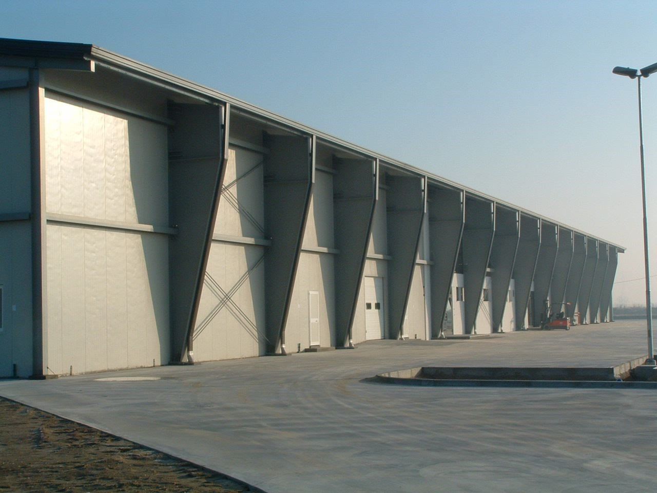 Veduta laterale di un edificio