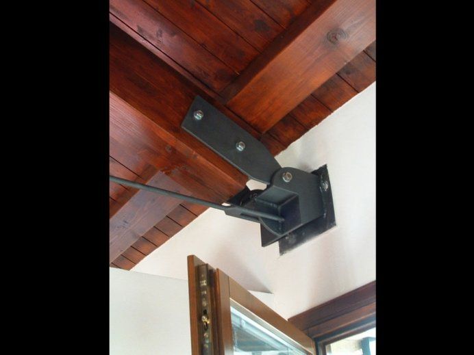 Particolare di un tetto in legno