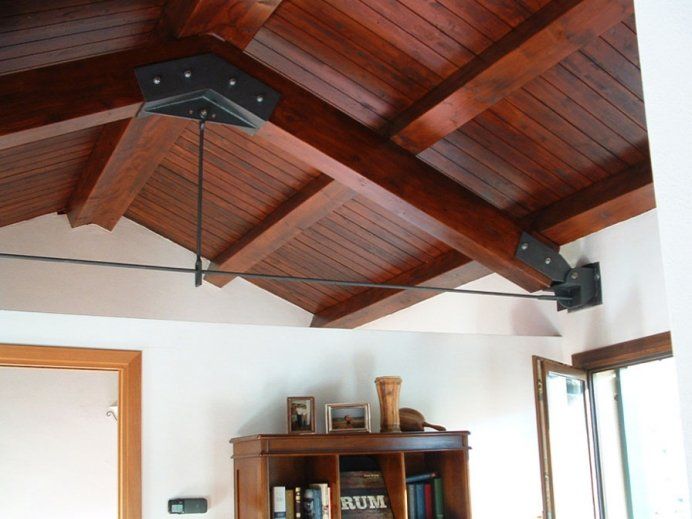 Tetto in legno con travi