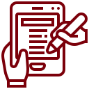 Mão segurando smartphone e usando caneta para escrever na tela.