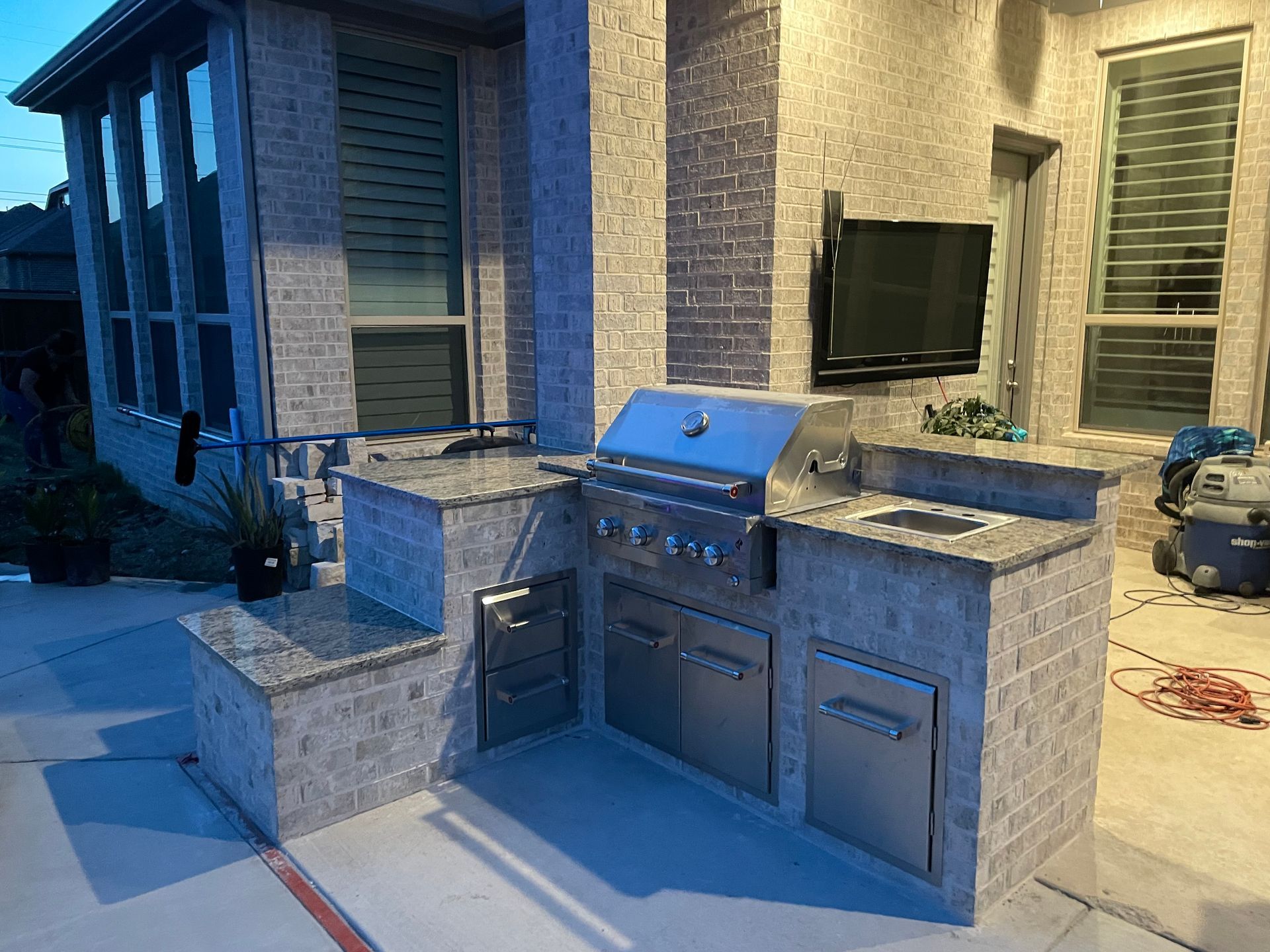 Outdoor granite kitchen countertop install 