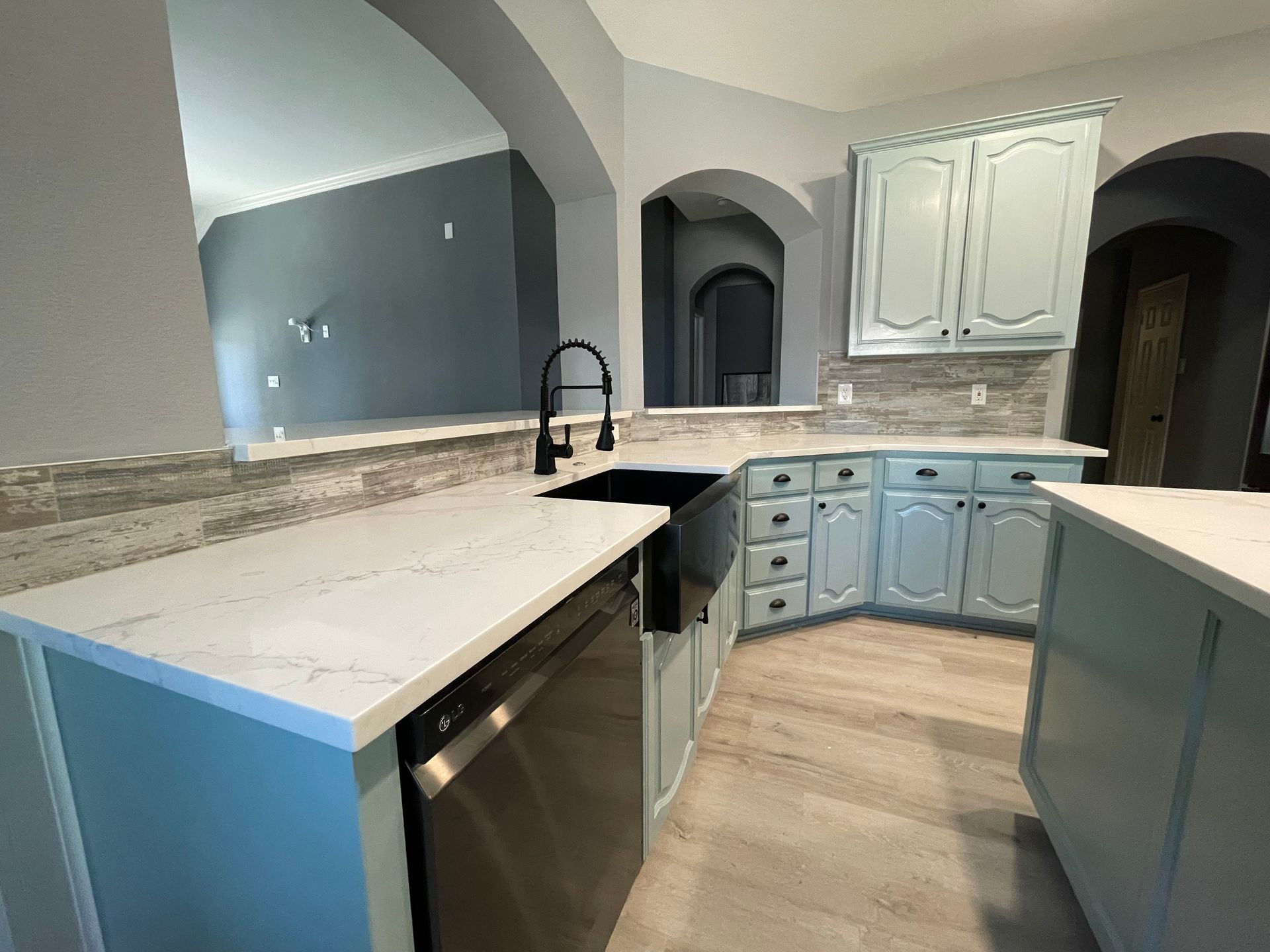 Quartz kitchen countertops 