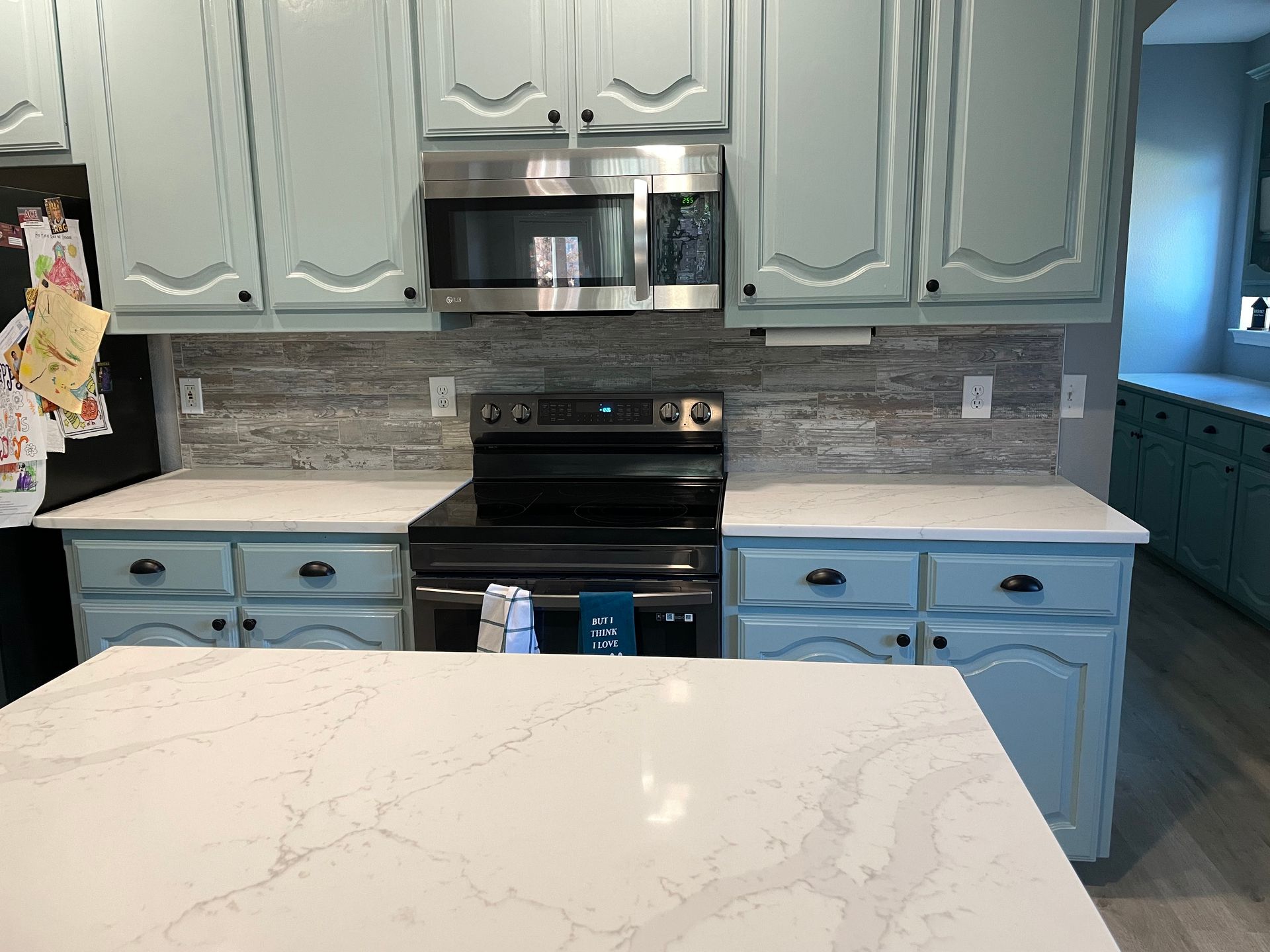 Quartz kitchen countertops and tile backsplash install