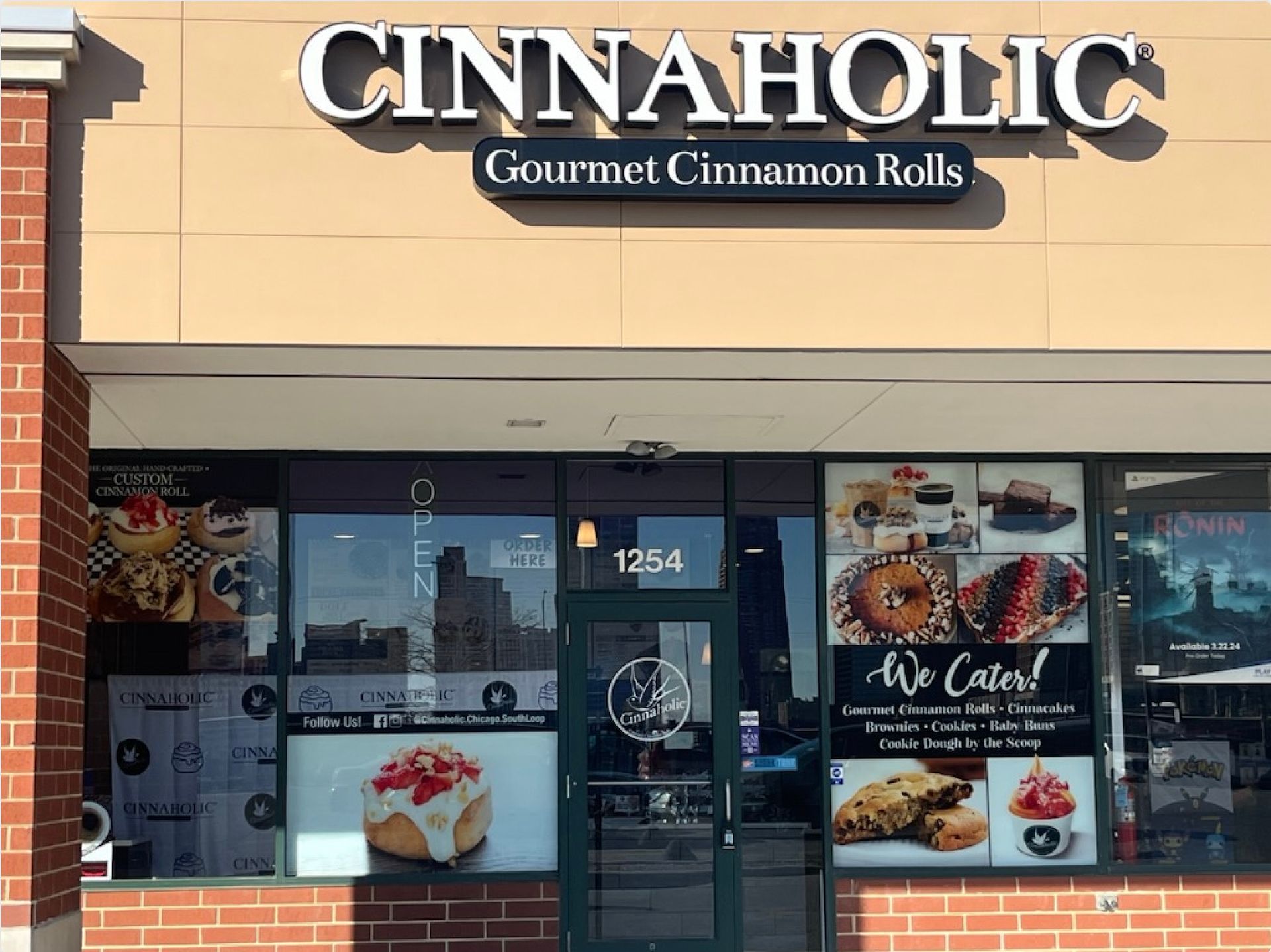 Cinnaholic Chicago IL South Loop storefront