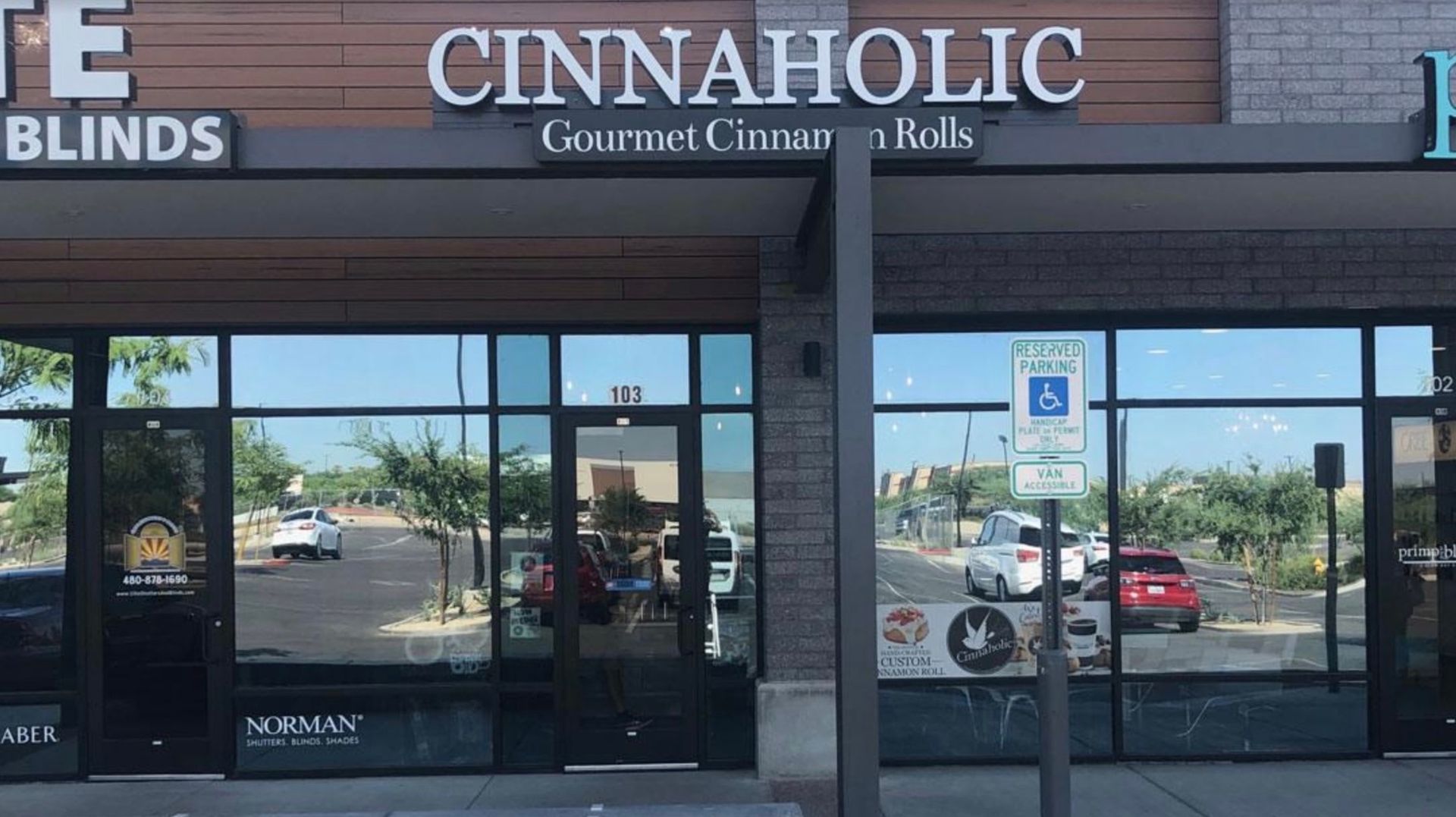 Cinnaholic Gilbert AZ storefront