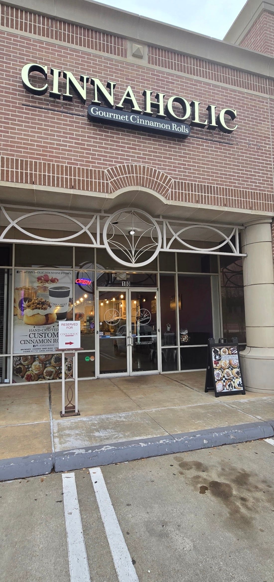 Cinnaholic Houston TX Uptown storefront