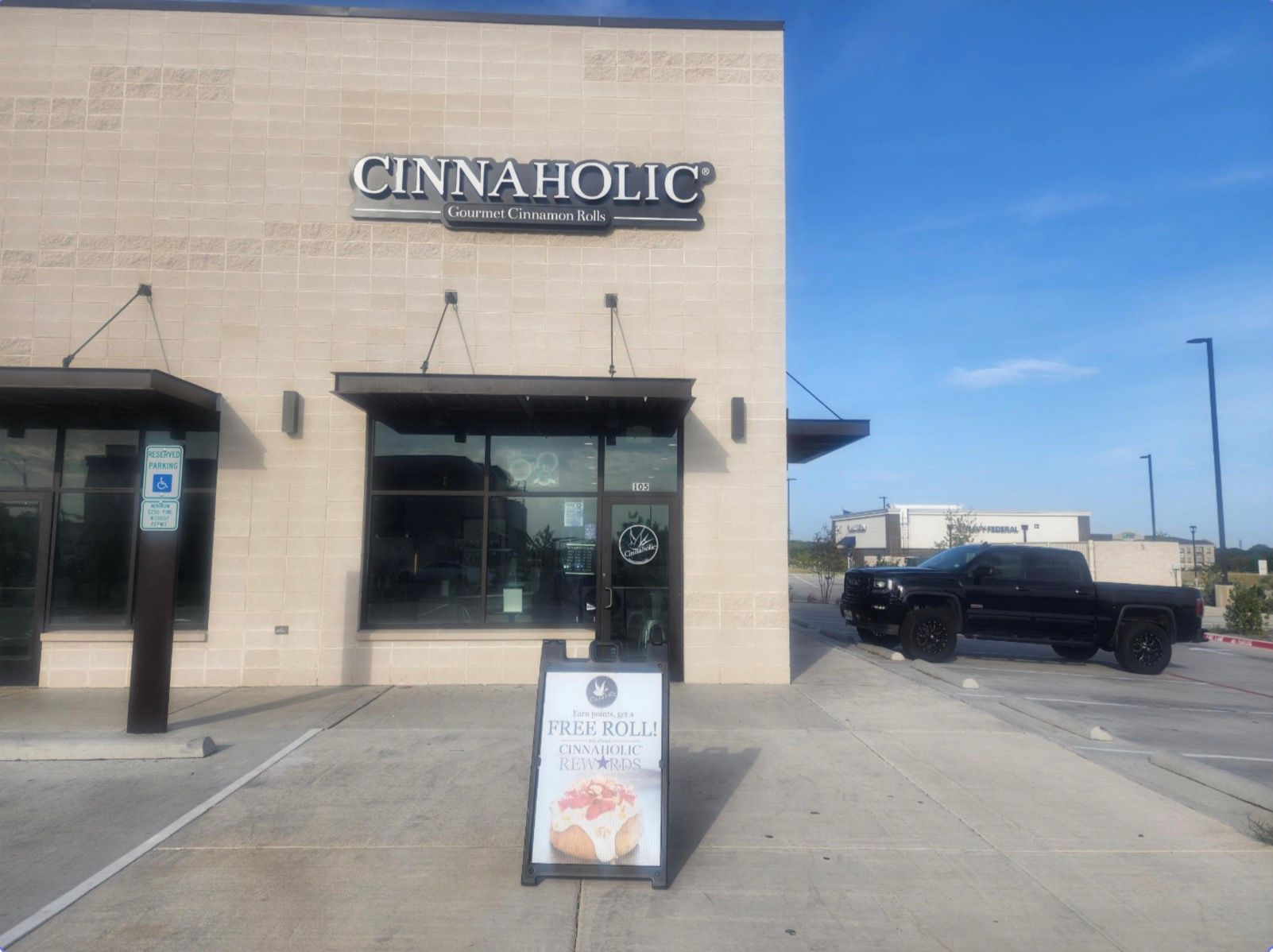 Cinnaholic Mansfield TX storefront