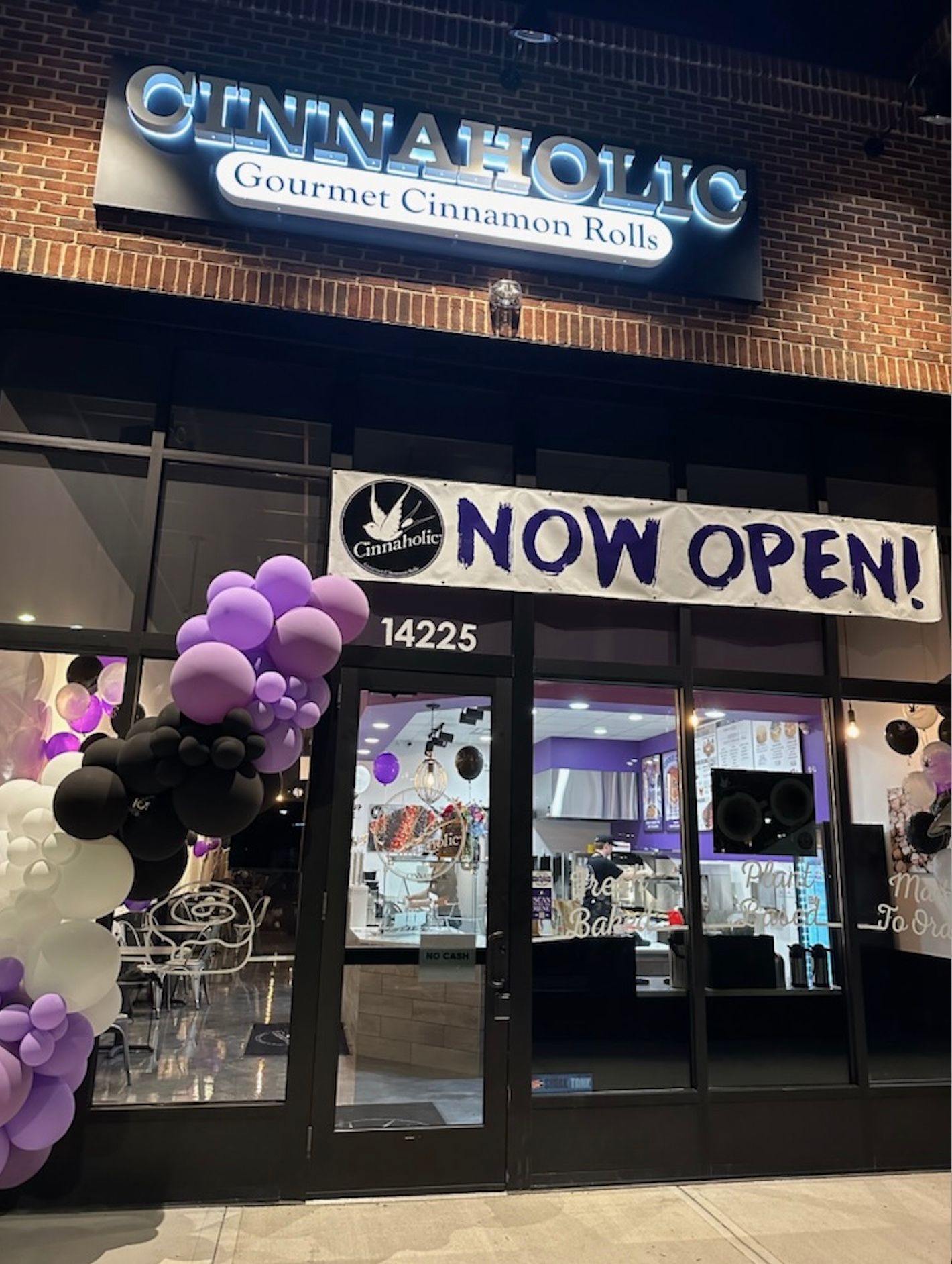 Cinnaholic Midlothian VA storefront