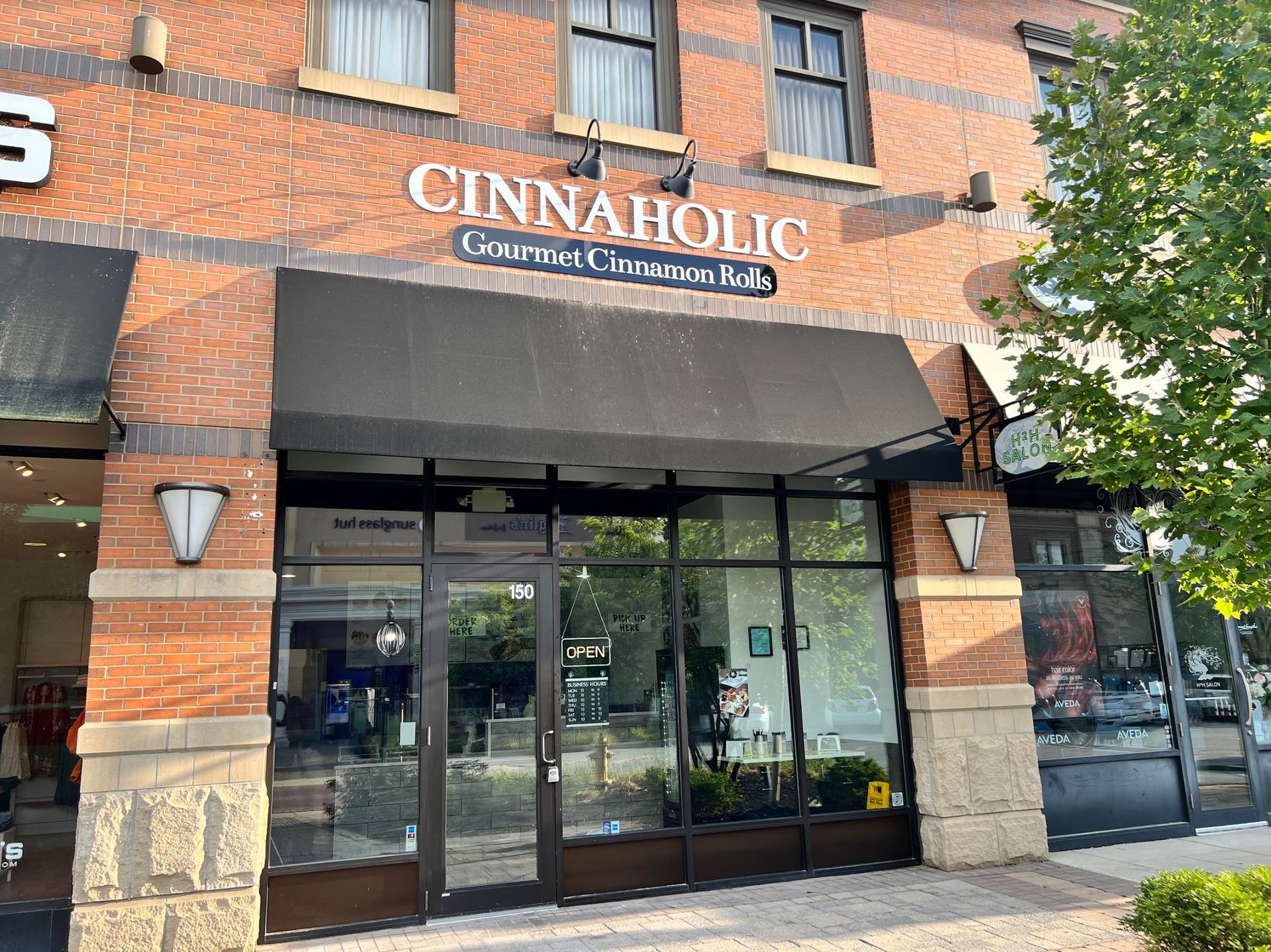 Cinnaholic Noblesville IN storefront