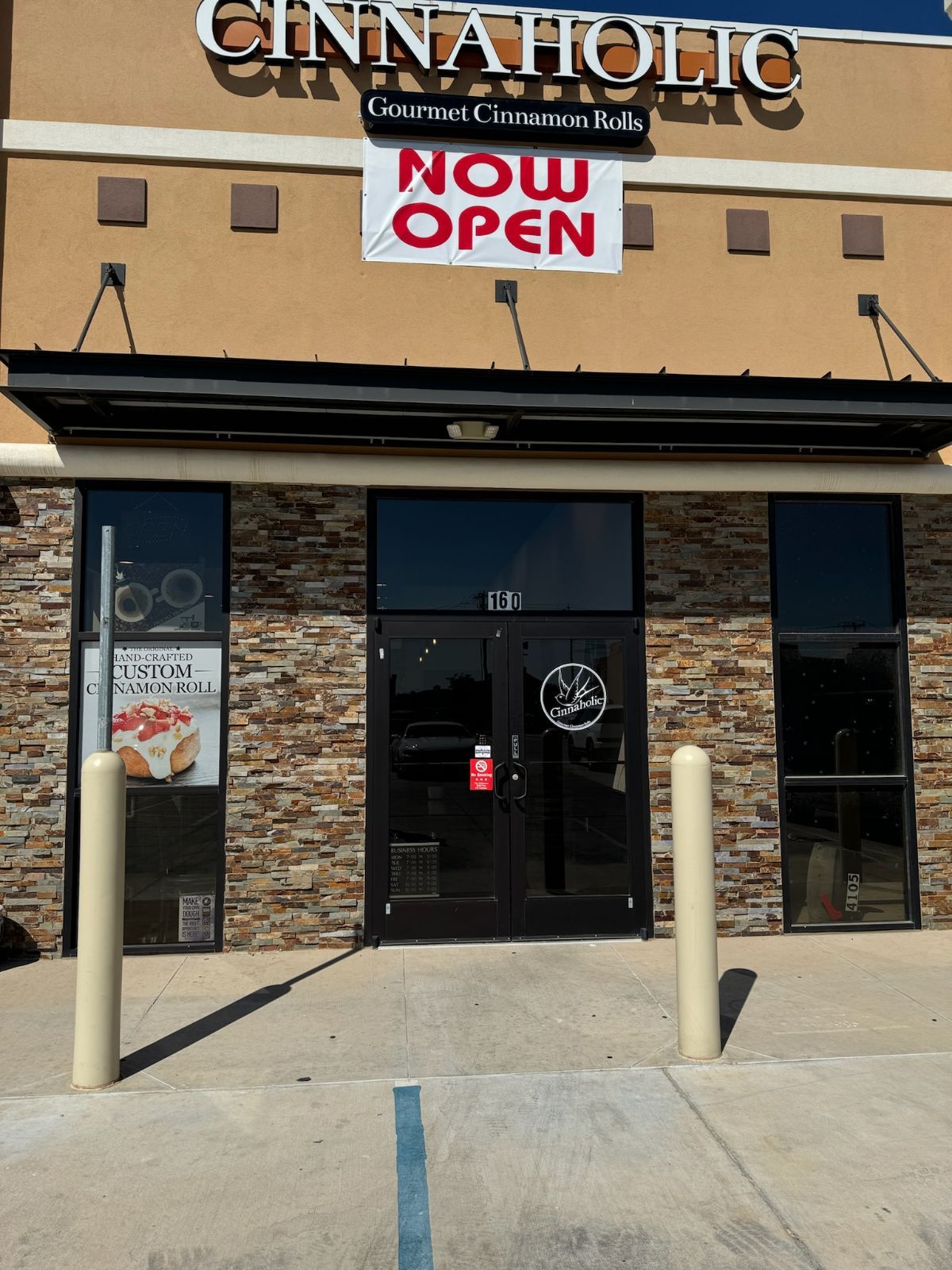 Cinnaholic Odessa TX storefront