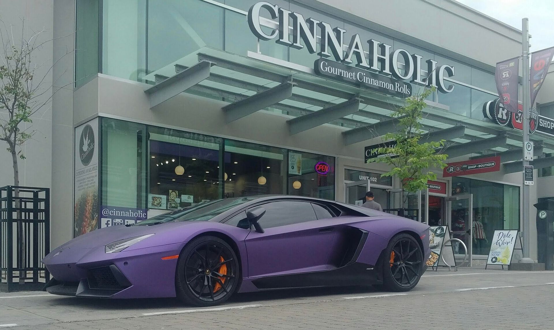 Cinnaholic Ottawa ON Lansdowne storefront