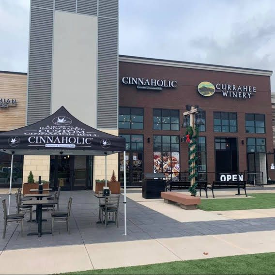 Cinnaholic Pigeon Forge TN storefront