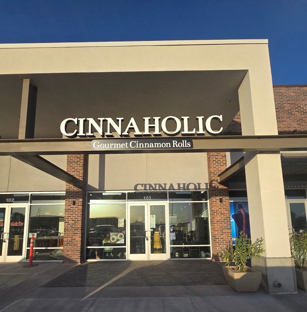 Cinnaholic Queen Creek AZ storefront