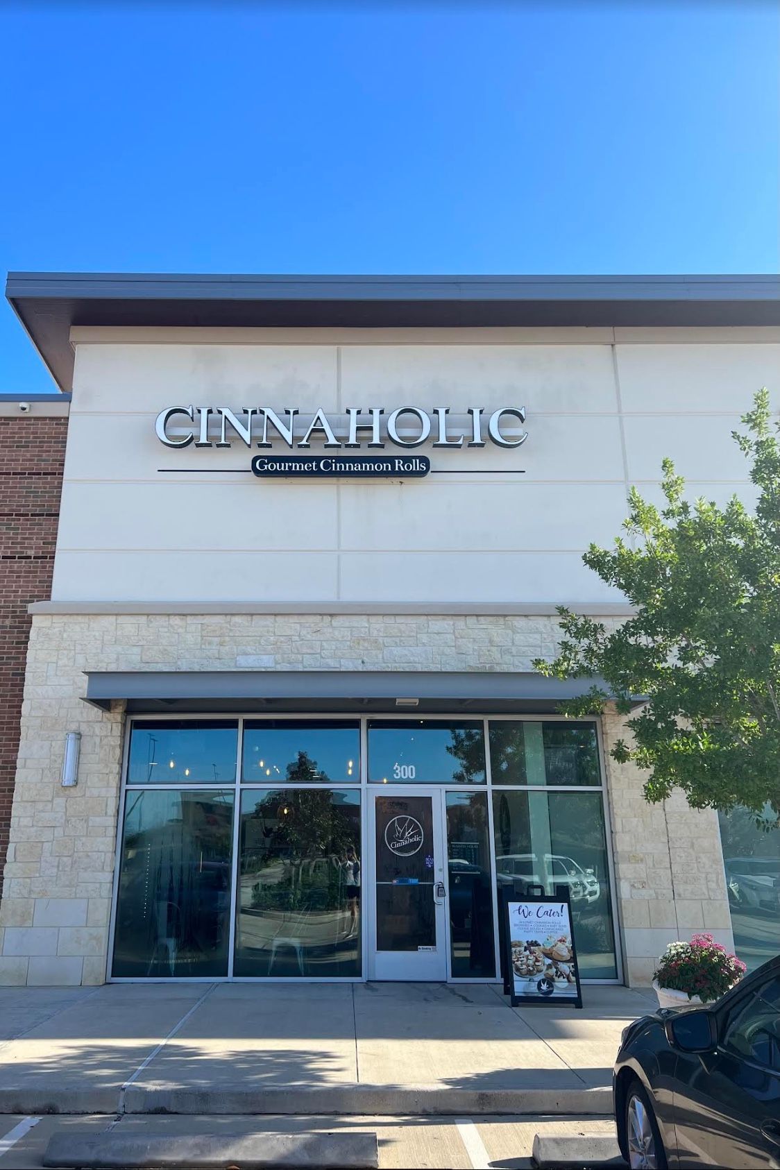 Cinnaholic Sugar Land TX storefront