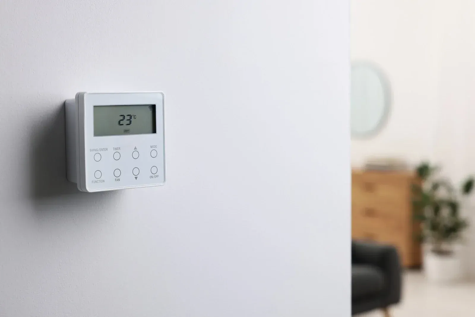 A wooden fence is sitting in the middle of a grassy field.