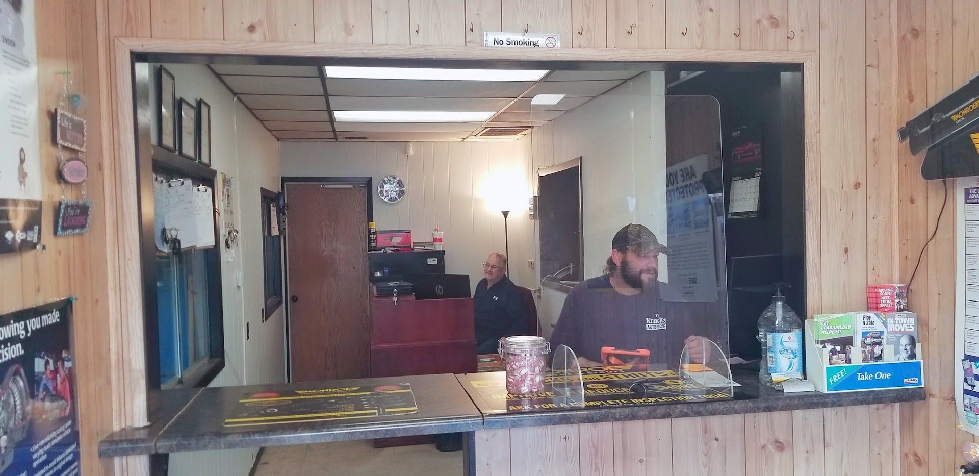 Front Desk | Knuckle’s Automotive Service